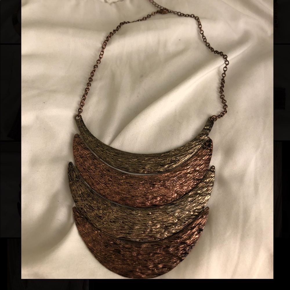 Trendy three layered necklace!